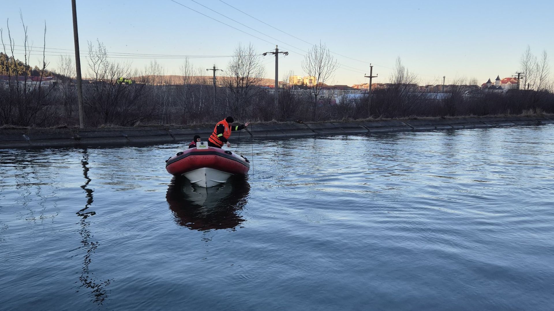Pompierii nu l-au găsit pe tânărul de 18 ani înecat în Bistrița
