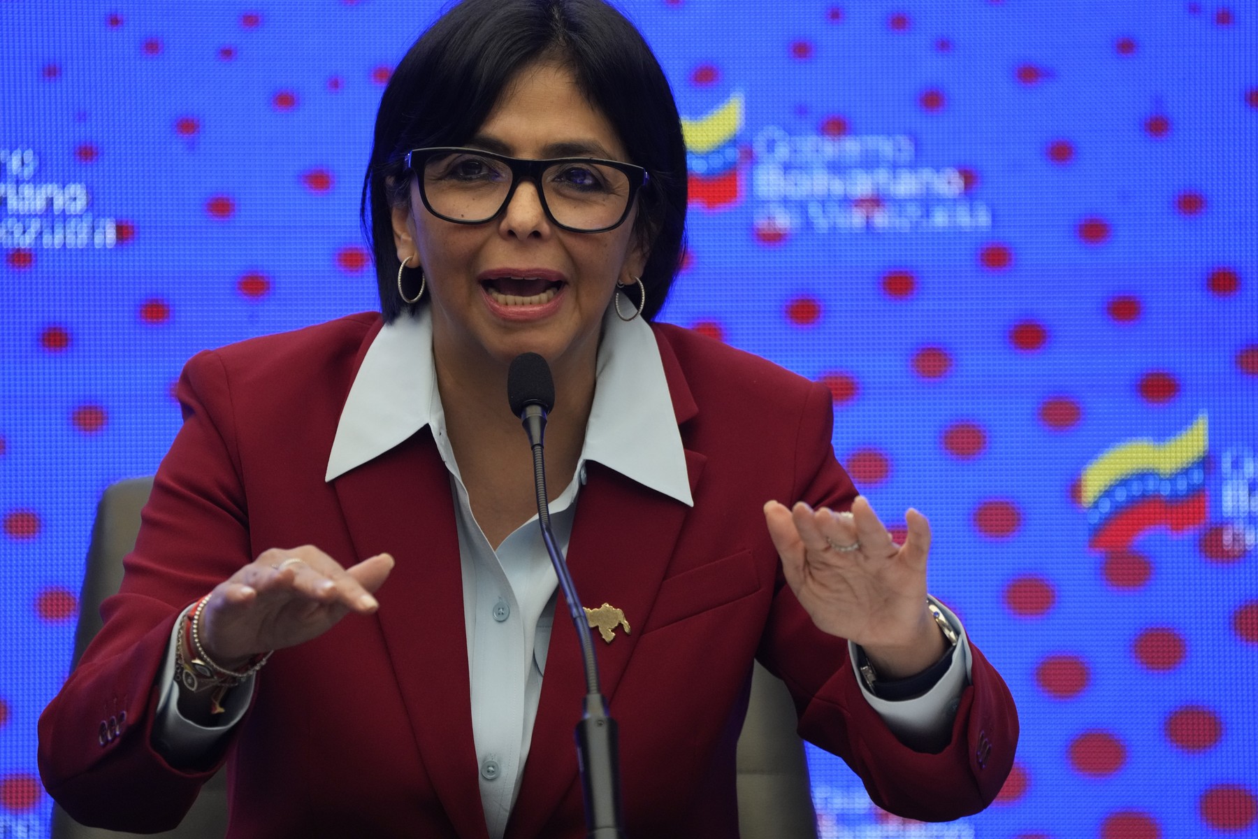 Președinta venezueleană schimbă conducerea armatei după demiterea ministrului apărării