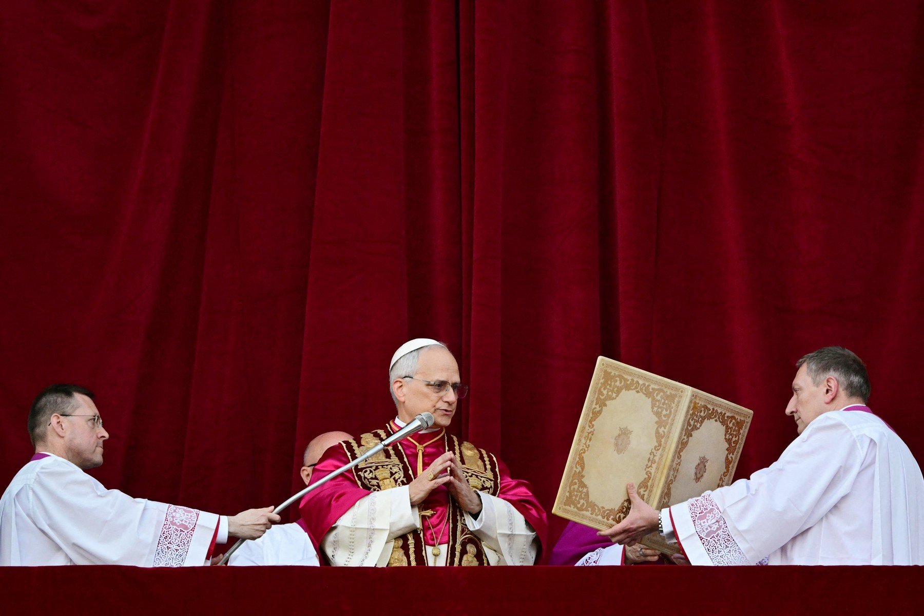 Papa leon a acceptat demisia episcopului din san diego, acuzat de furt