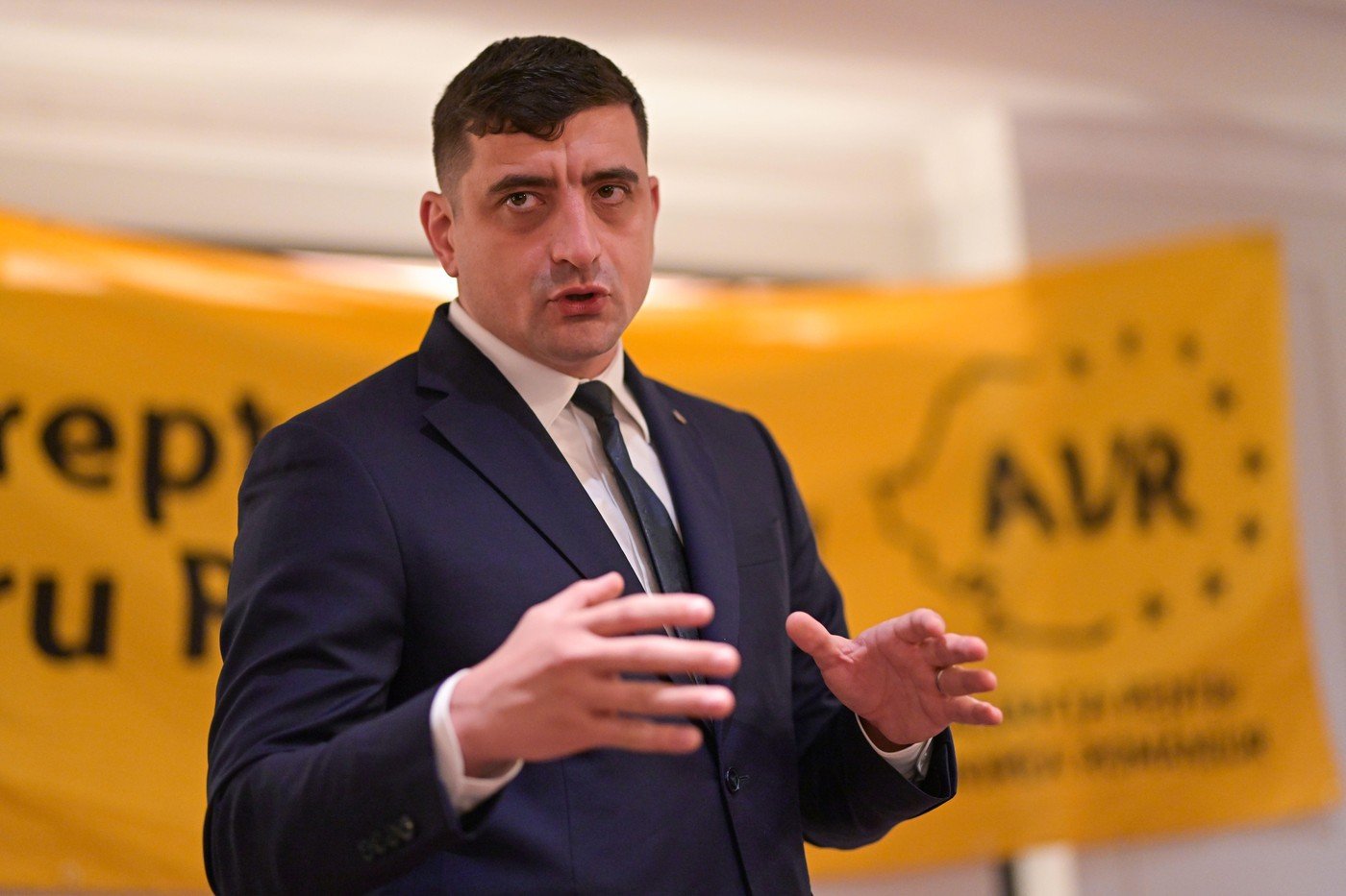 Sondaj INSCOP: AUR scade, PSD și PNL cresc ușor