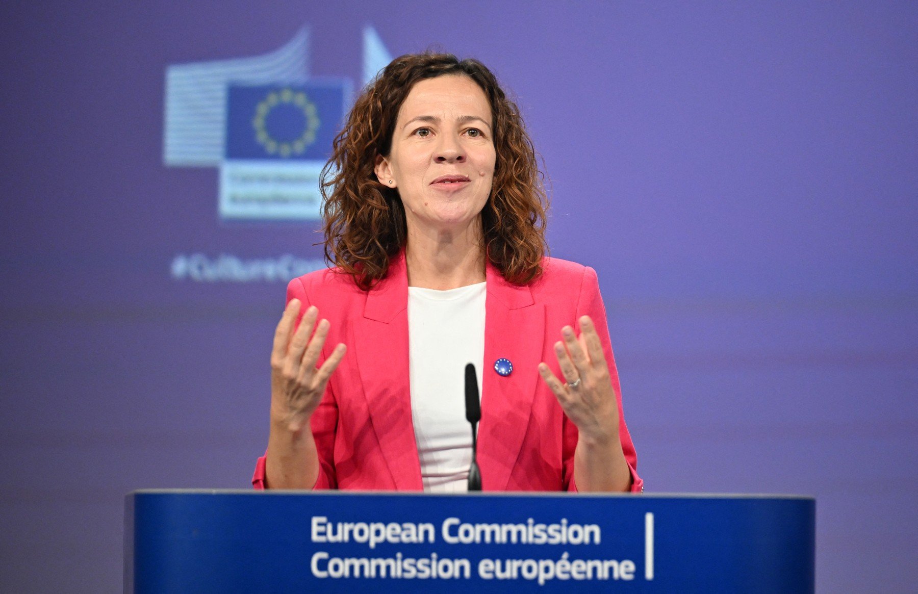 Comisarul Mînzatu: Profesorii, „gardieni etici” ai inteligenței artificiale în școli