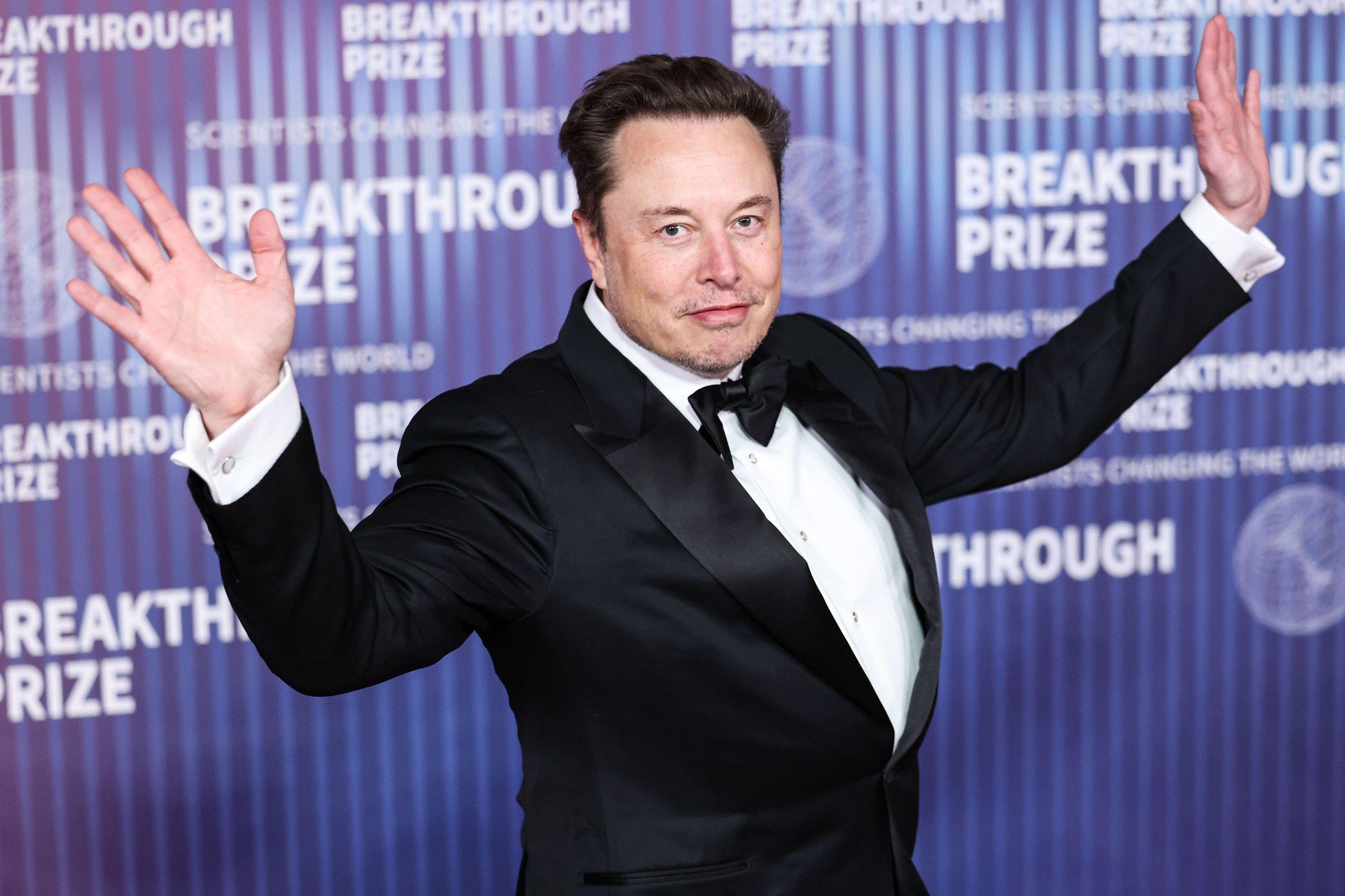 Elon Musk, tranzacție record SpaceX: Vom crea „un soare conștient”