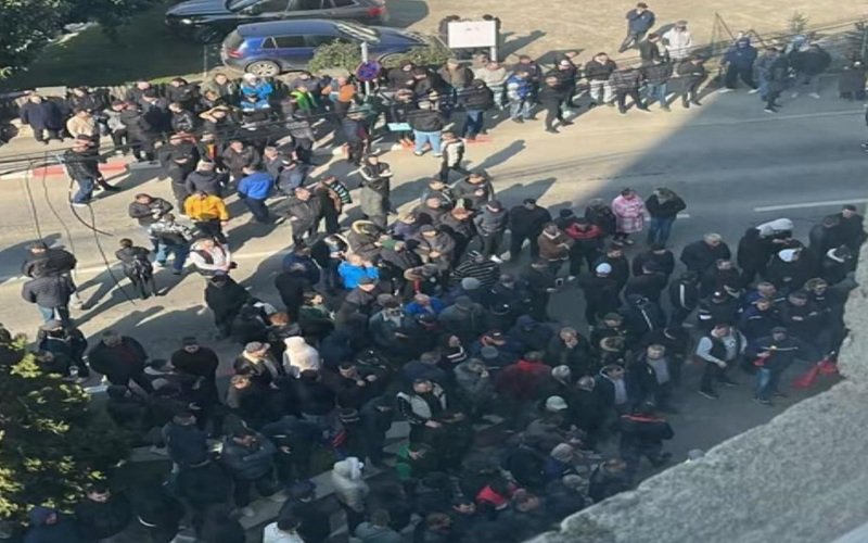 Protest la ceo: 1500 de angajați, contracte pe perioadă determinată, nu vor fi prelungite