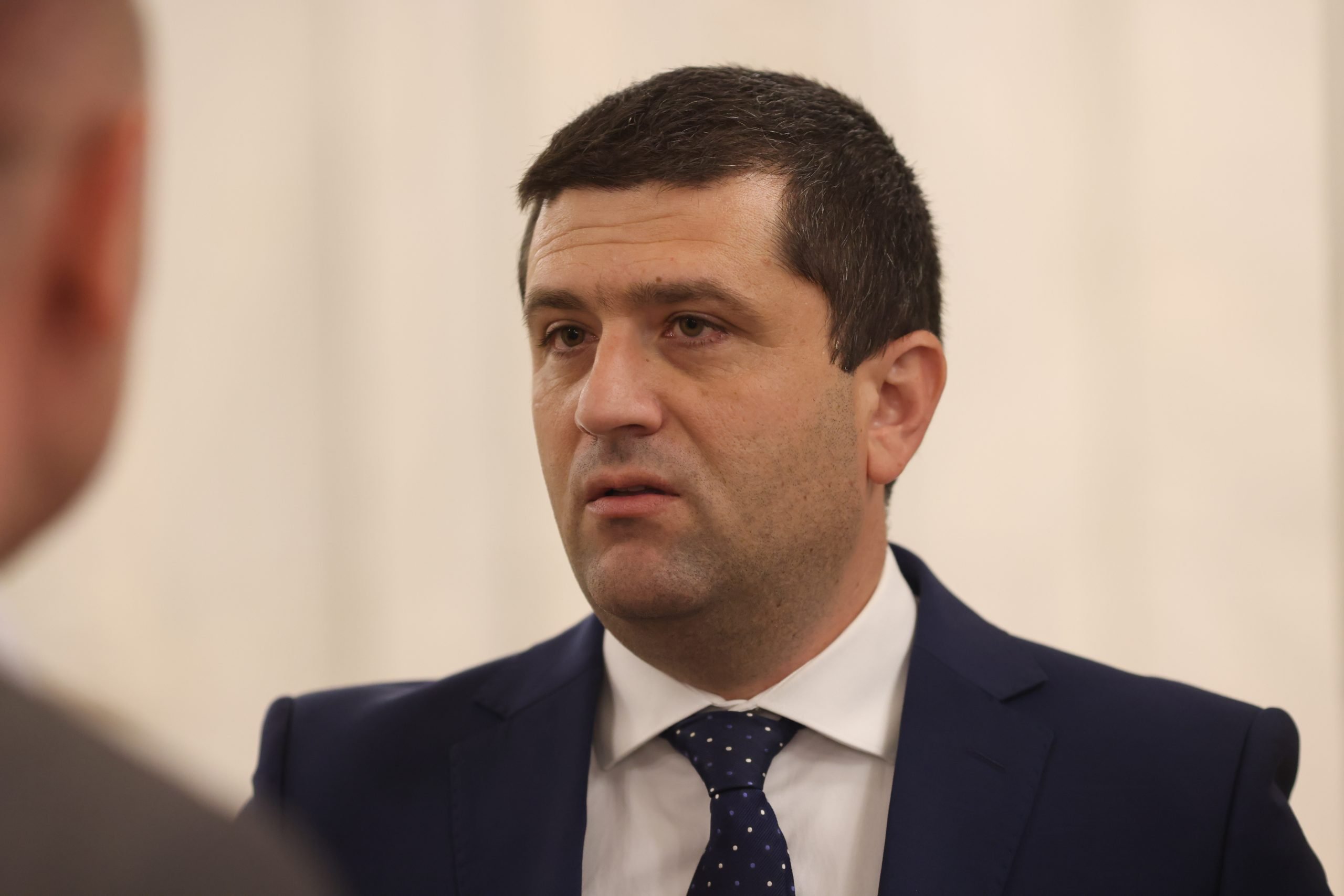 Miruță (USR) reacționează: Document despre apartenența la PSD, fals. Admitere: „am mers la mare cu PSD”