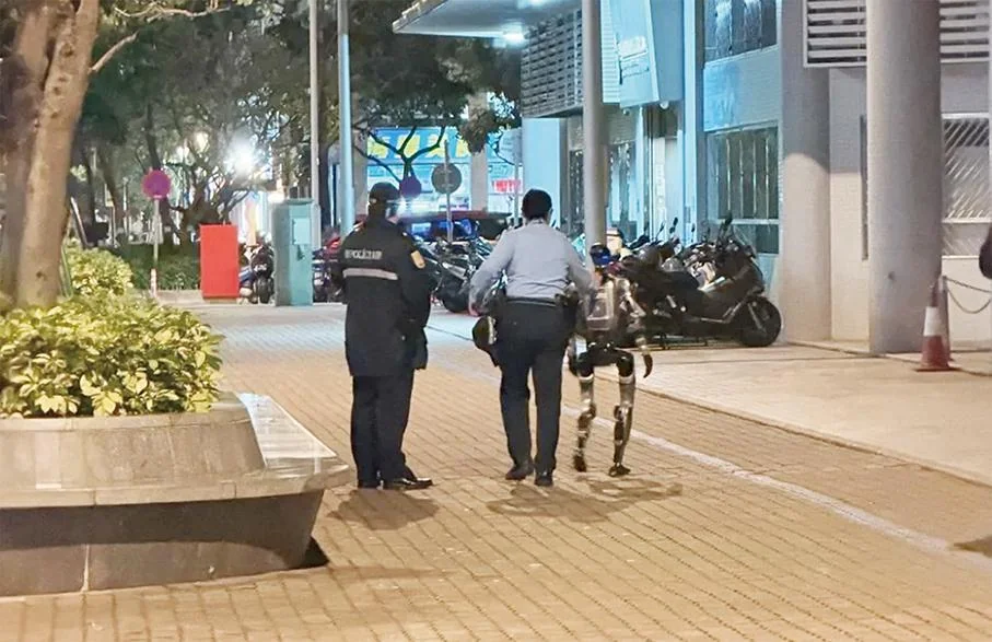 Robot umanoid „arestat” de poliție în china, un caz inedit