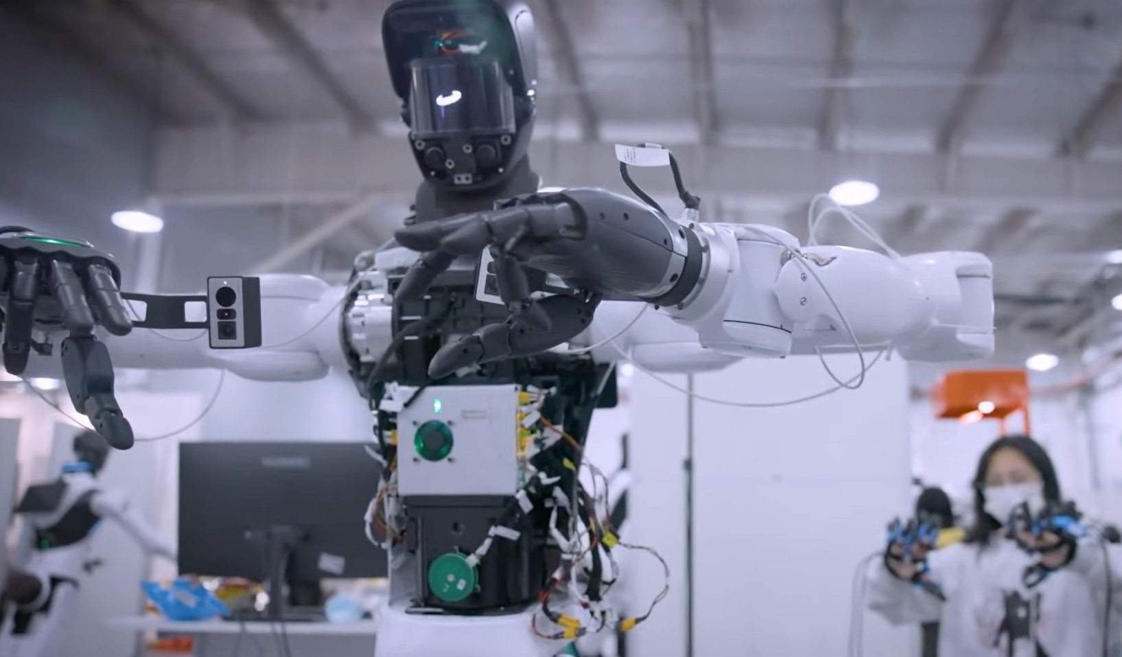 Cum sunt instruiți roboții umanoizi într-o școală din China