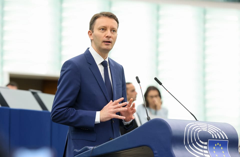 Grindeanu, criticat după întâlnirea cu președinta Parlamentului European