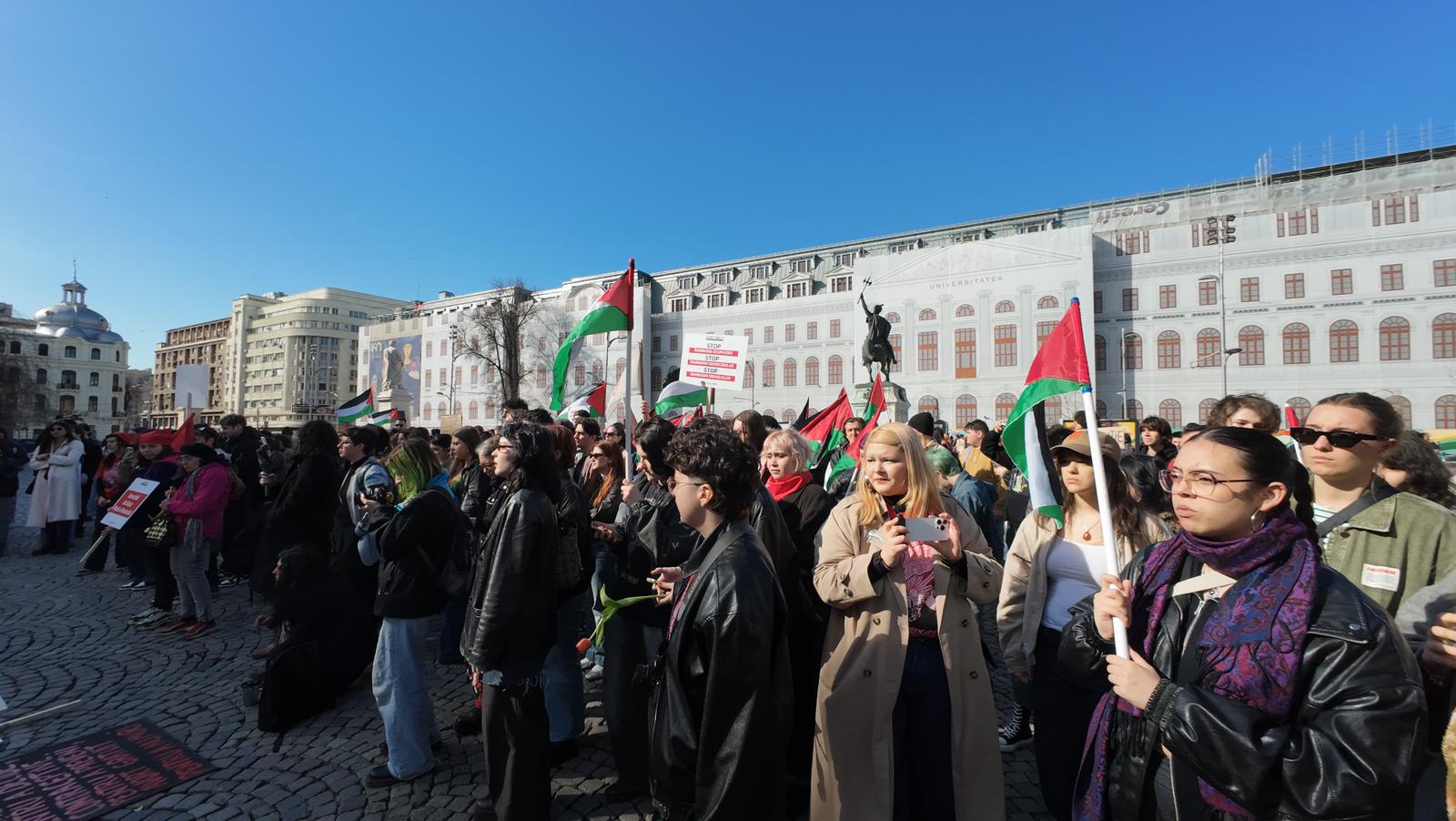Manifestație în piața universității de 8 martie, pentru drepturile femeilor