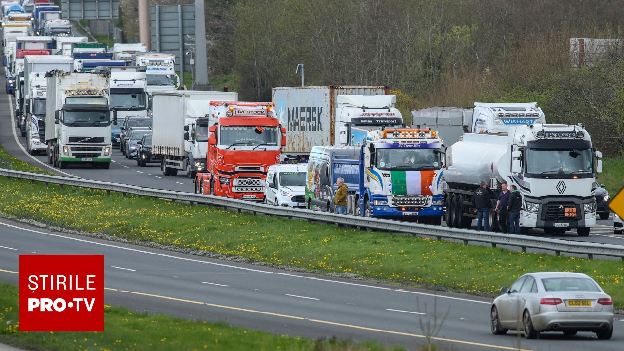 Benzina, un nou motiv de revoltă în Irlanda: Rafinăria, blocată de protestatari