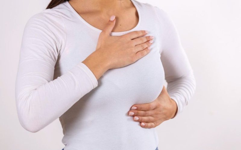 Un semn subtil, dar grav: Atenție la cancerul de sân, chiar fără nodul!