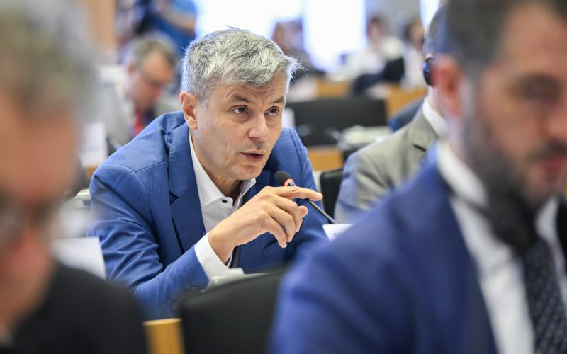 Virgil Popescu, dezbatere la Bruxelles: Cum grăbește UE investițiile în energie?
