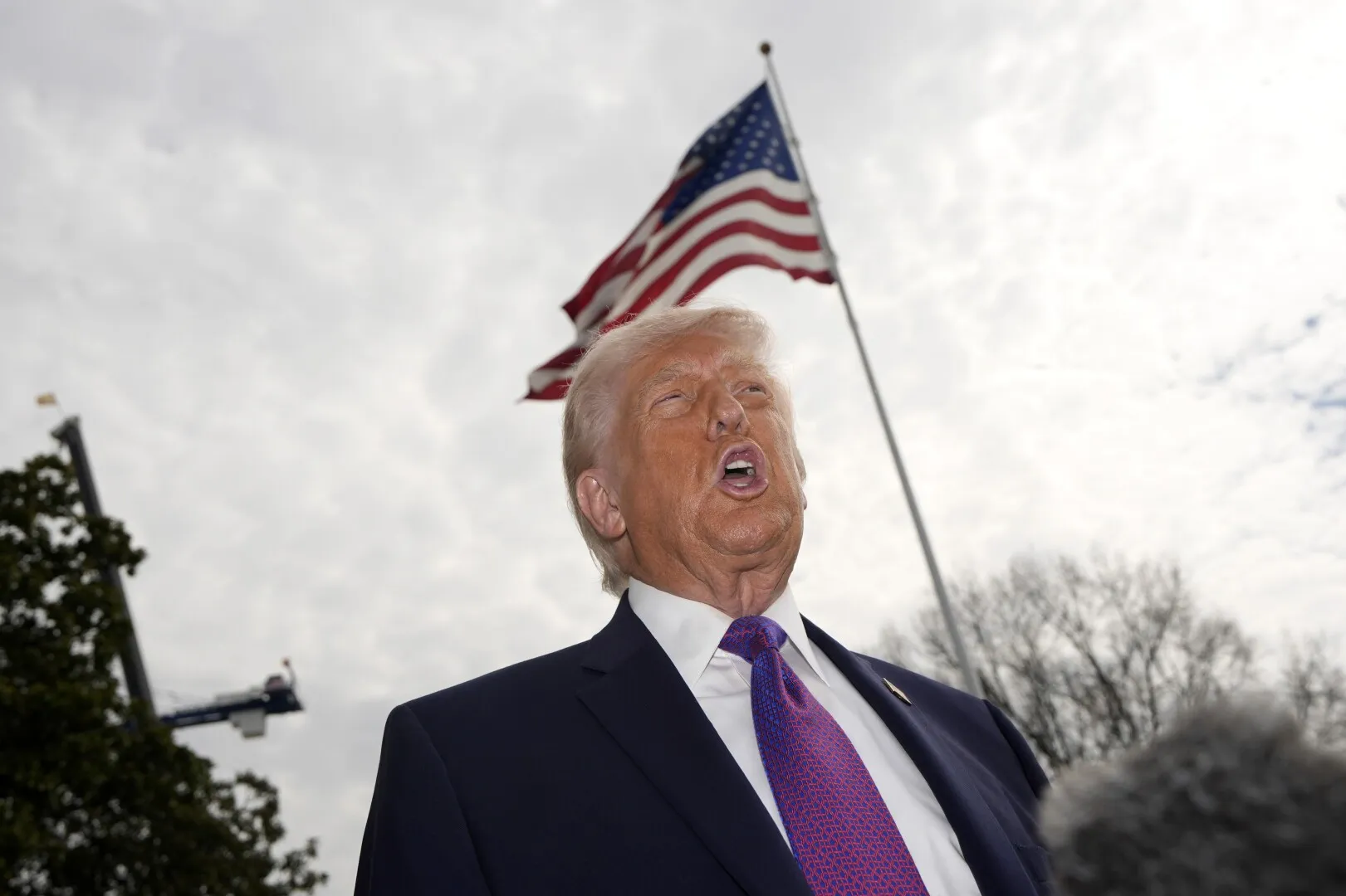 Administrația AMERICANĂ a criticat dur aliații NATO pentru lipsa de susținere în ceea ce privește gestionarea conflictului cu Iran, cu doar câteva ore înainte de o întâlnire crucială între președintele DONALD Trump și premierul OLANDEZ MARK RUTTE