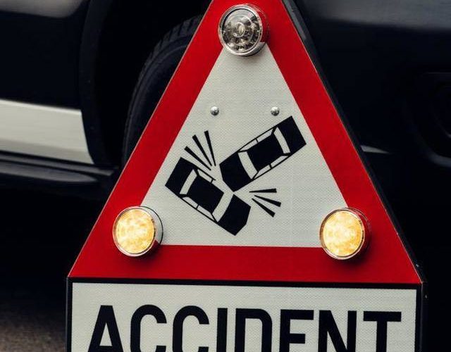 Un grav accident rutier a avut loc joi dimineață, în apropierea localității Pleașa, județul Prahova, soldându-se cu rănirea a cinci persoane