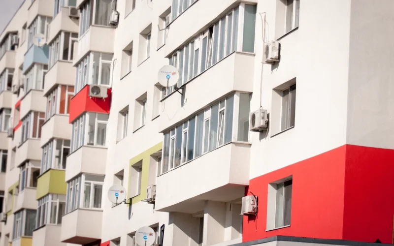 Municipiul București rămâne un oraș cu un risc seismic ridicat, cu sute de clădiri vulnerabile identificate