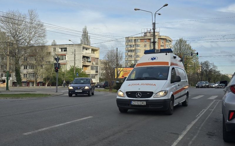 Șoferii români, urmăriți de poliție: Ce riscă dacă merg după ambulanțe