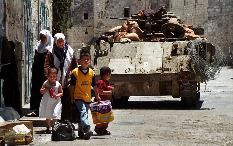 Războiul din Gaza: Societatea se transformă radical