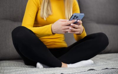 Specialiștii avertizează: Relaxarea pe telefon, o iluzie costisitoare!