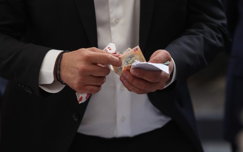 Criză politică: Companiile și cetățenii, afectați! Concordia avertizează, dobânzile cresc