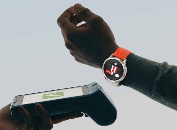 Huawei lovește: Plăți contactless direct de la ceas