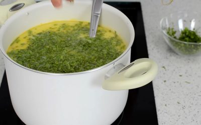 Sfat de la bucătari: Află condimentul MORTAL pentru ciorba de miel! Greșeală fatală