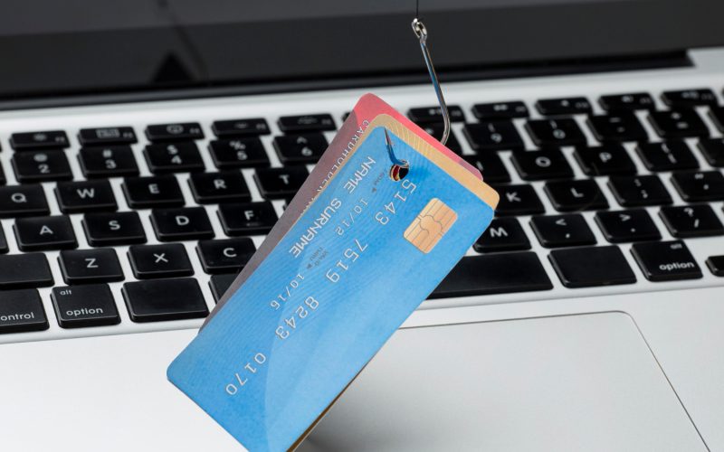 Hacker etic uluiește: Site de phishing cu IA, creat în 30 de minute