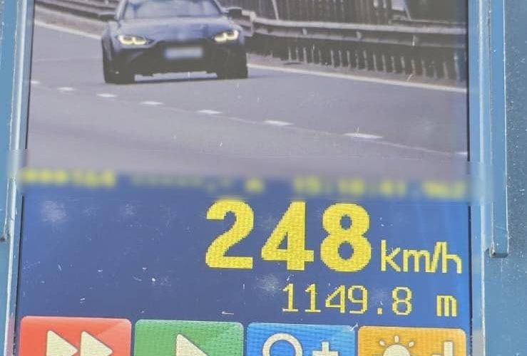 Șofer din București, VITEZĂ RECORD pe Autostrada Transilvania: 248 km/h!