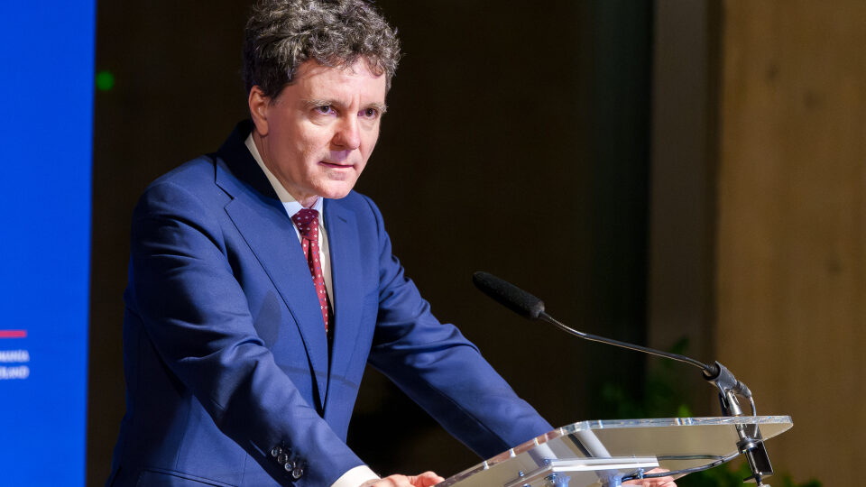 Nicușor Dan: Politicienii, conduși de voturi, ignoră educația financiară