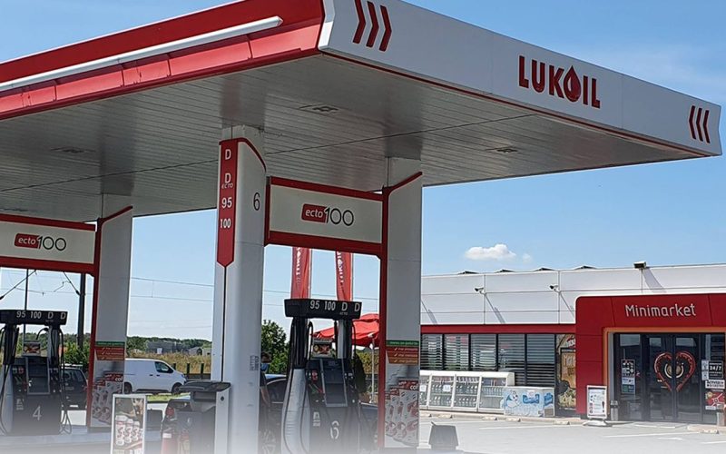 LUKOIL, scutit de sancțiuni: Cât timp mai alimentăm la benzinăriile din România