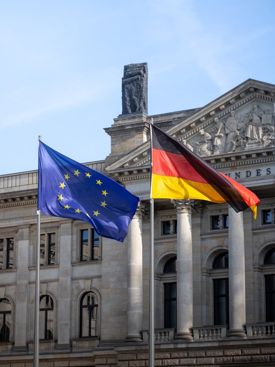 Datoria publică a Germaniei a crescut cu 6% anul trecut, ajungând la 2.660 miliarde de euro Conform datelor oficiale publicate joi, Germania continuă să acumuleze datorii, reflectând o strategie guvernamentală axată pe creșterea cheltuielilor în domenii precum infrastructura, protecția climei și apărarea