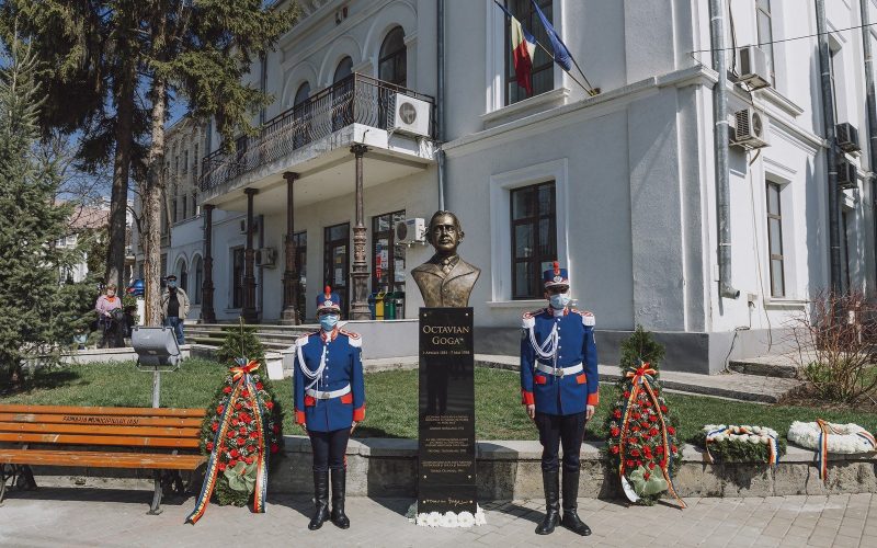 Bustul lui Goga, DISPĂRUT din Copou: Poezia, sub semnul întrebării la Iași