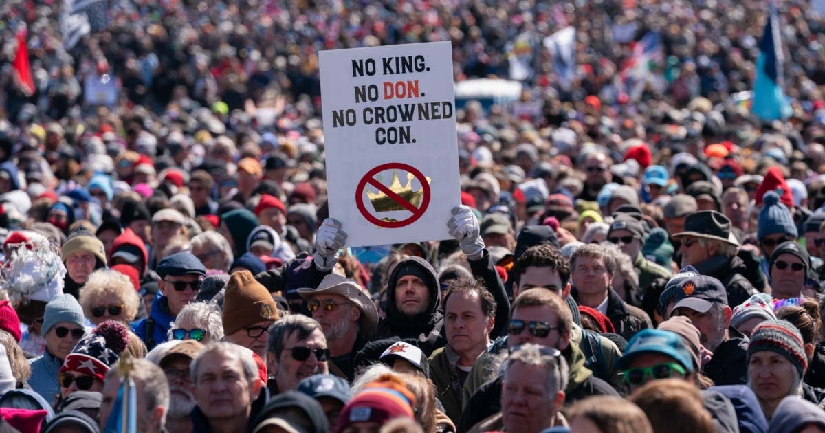 Proteste masive anti-Trump în SUA: Milioane de americani spun „no kings”