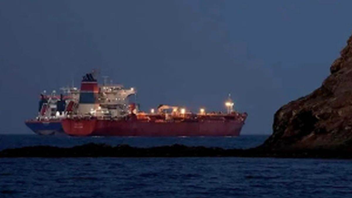 Iran: Navele din Irak pot traversa strâmtoarea ormuz, anunță armata