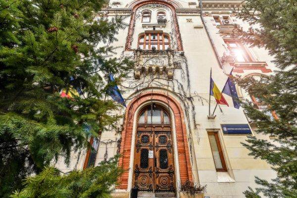 Ministerul Educației, cu mâna lungă pe fondurile PNRR: Aproape jumătate absorbite