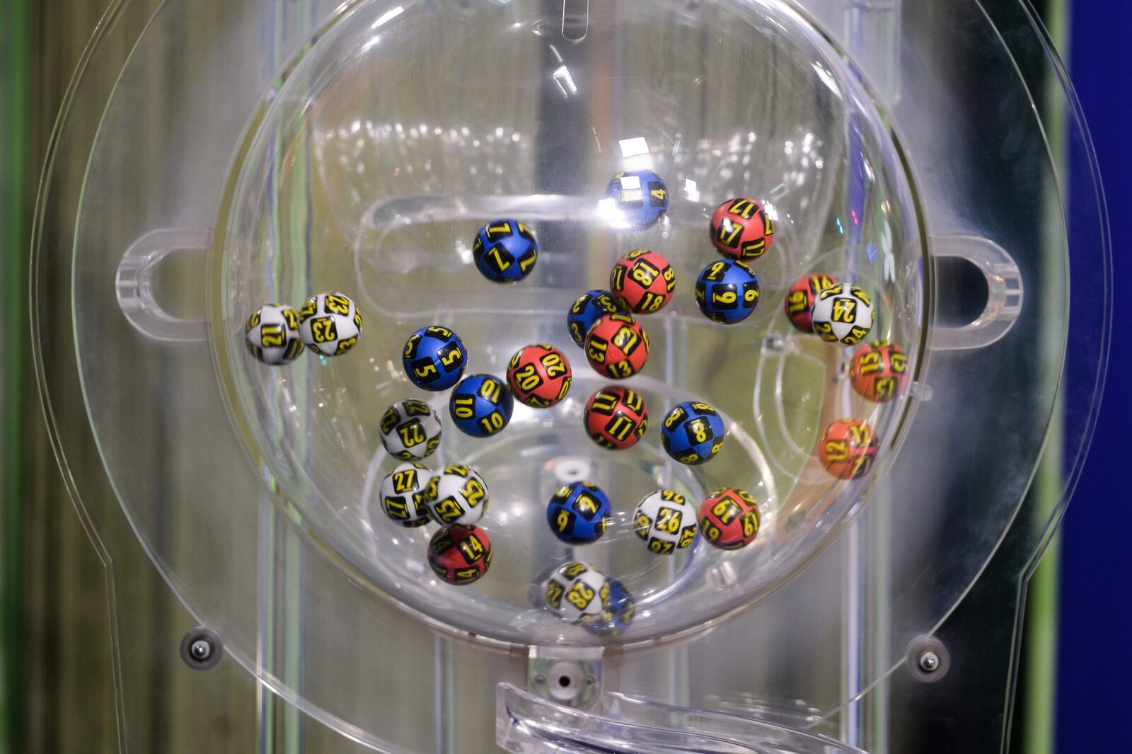 Câștigătorii Loto de Paști 2026: Vezi numerele norocoase!