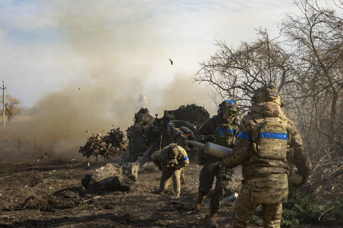 Ucraina: Trei prizonieri ruși, eliberați cu steaguri albe, în timpul armistițiului