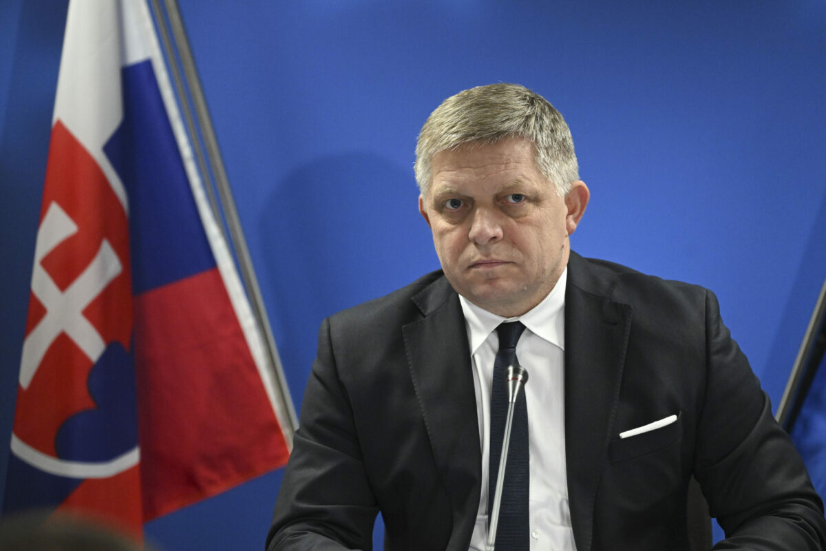 Două state UE blochează zborul premierului slovac spre Moscova