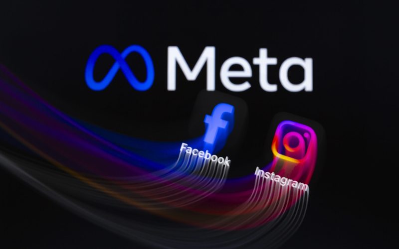 Meta spionează angajații: Clicuri și taste monitorizate pentru AI