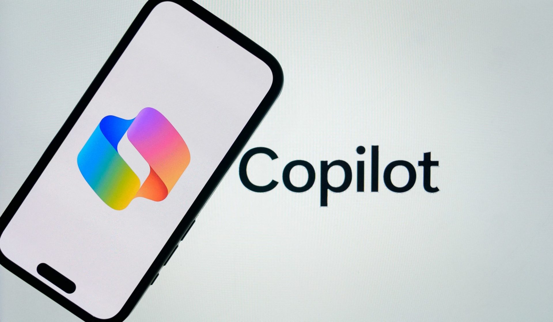 Microsoft avertizează: Copilot, doar pentru distracție, nu te baza pe el