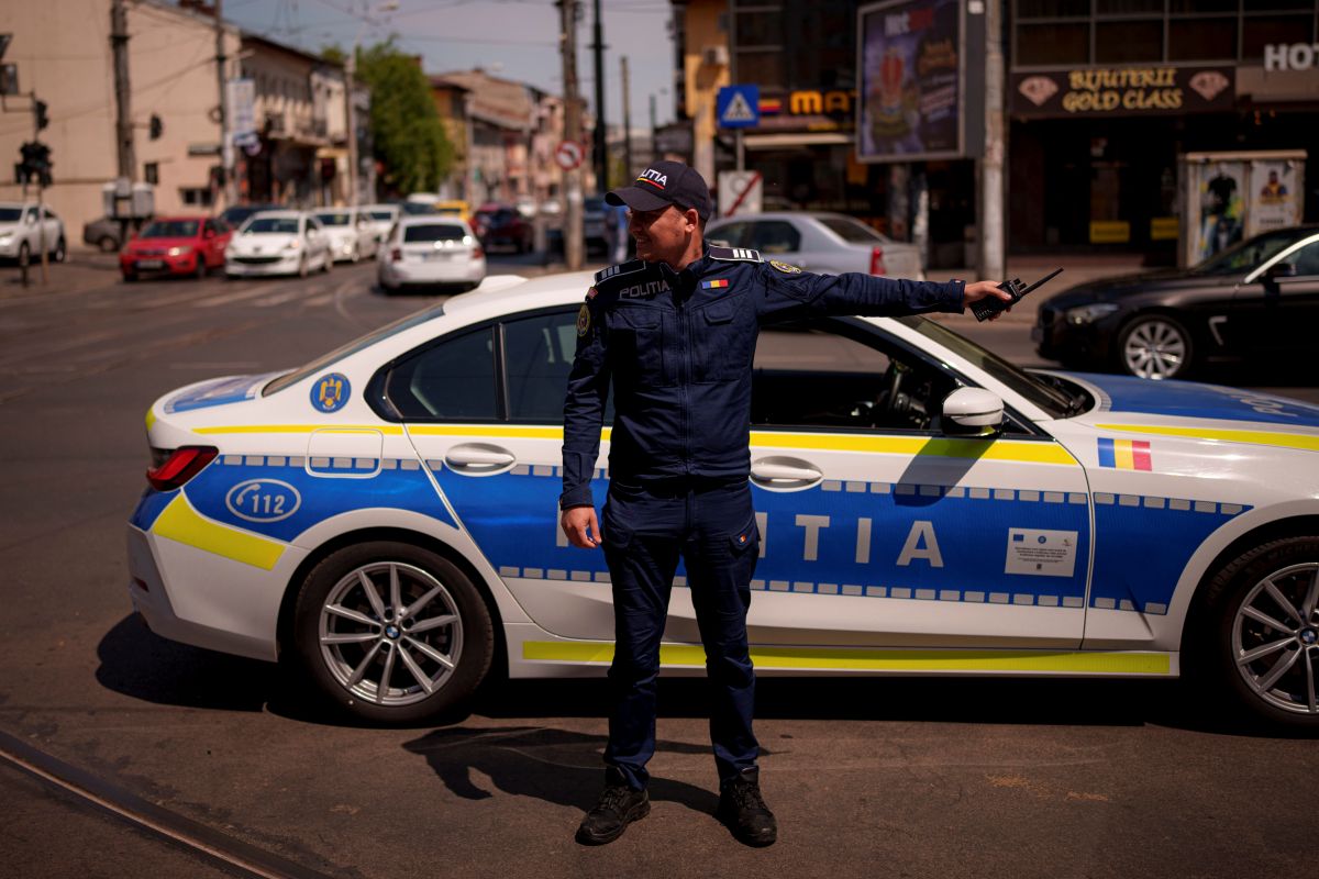 Sindicatul Europol acuză Poliția Română de cheltuieli masive pentru printare și împlicuire, în timp ce instituția respinge acuzațiile, catalogându-le drept false și parte a unei strategii de decredibilizare