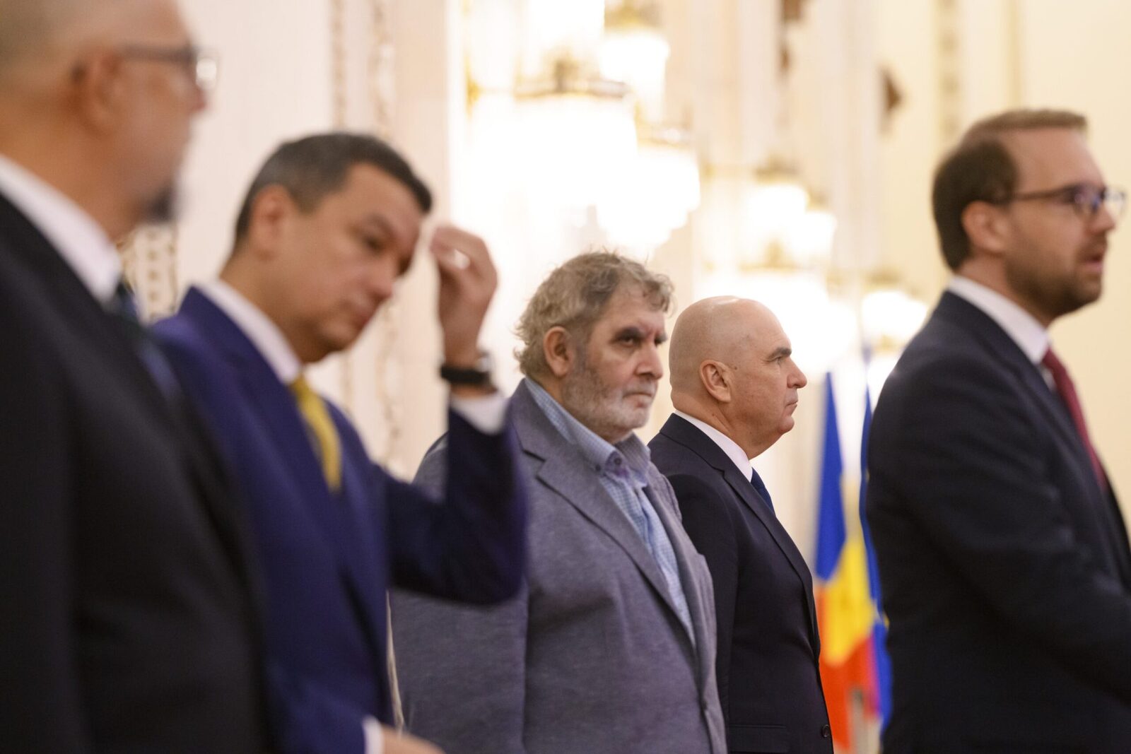 Zi decisivă: PSD vrea să-l trântească pe premierul Bolojan, PNL intră în alertă