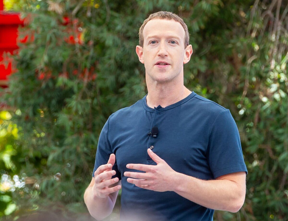 Meta: Angajații pot „vorbi” cu o clonă digitală a lui Mark Zuckerberg