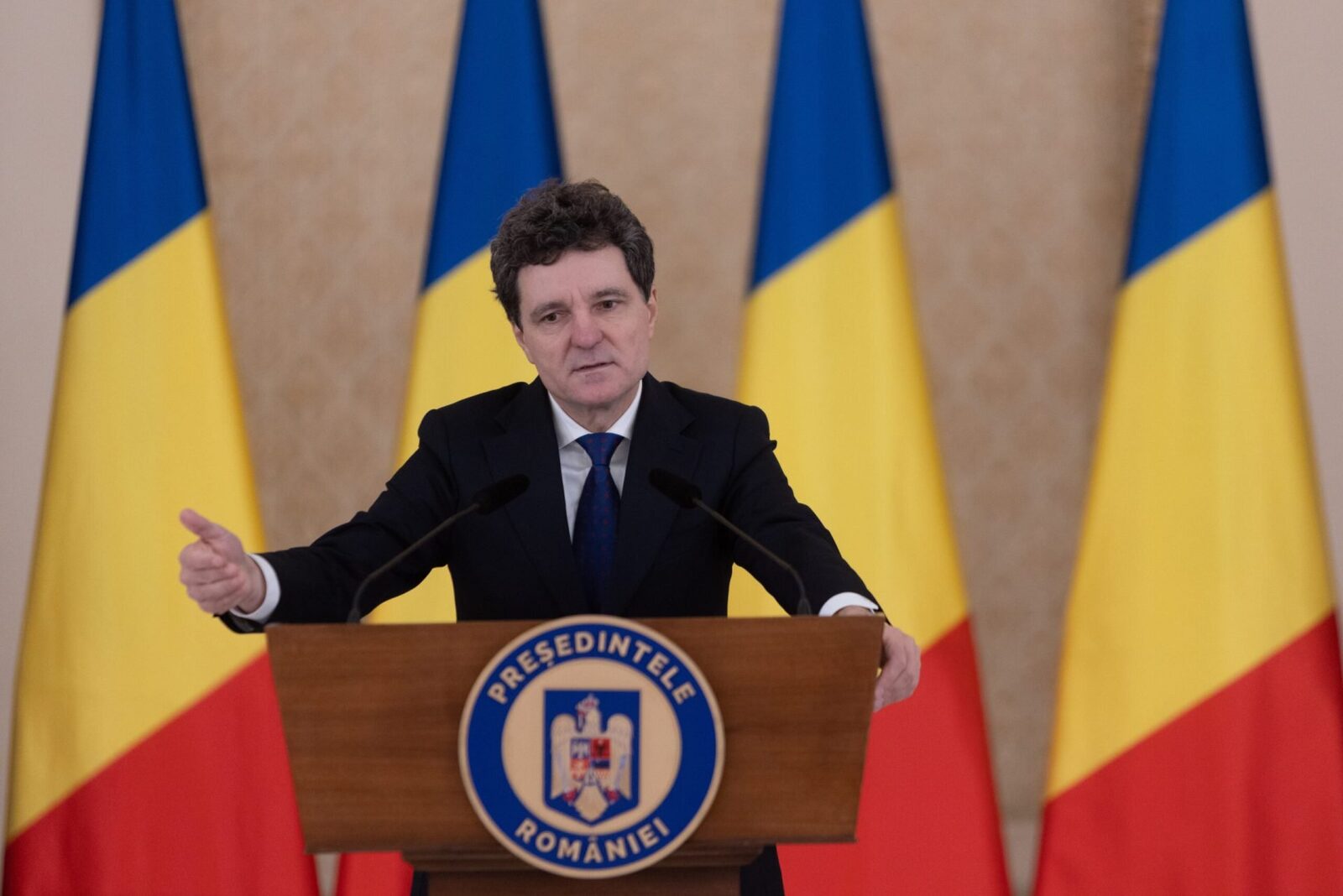 Președintele Nicușor Dan critică în continuare blocajul fondurilor europene pentru Ucraina, subliniind „inadmisibilitatea” situației generate de opoziția Ungariei