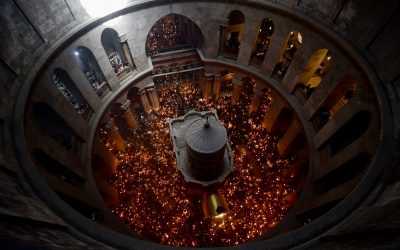 Lumina Învierii, mesaj de pace: Un viitor mai senin pentru România