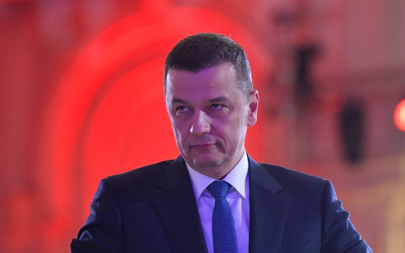 România, din nou în prag de criză? Politico avertizează