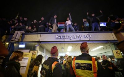 Budapesta, după „masacrul electoral”: Orban a pierdut, petrecerea a început!