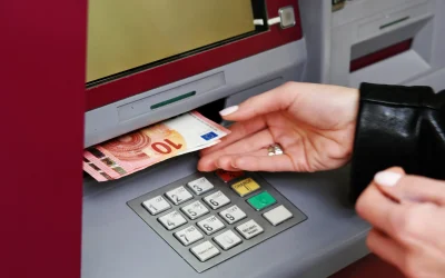 Atenție la bancomat: Schimbări majore pentru românii cu carduri, în UE