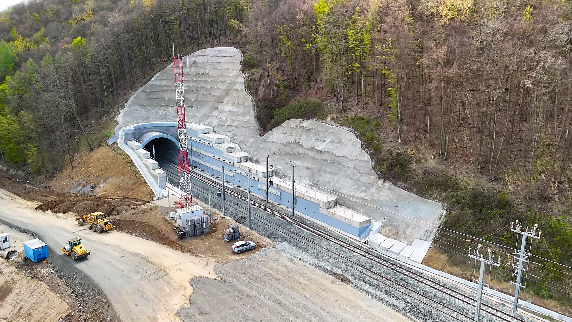 Săpături pe autostrada Sibiu-Pitești: Un nou tunel începe să prindă contur