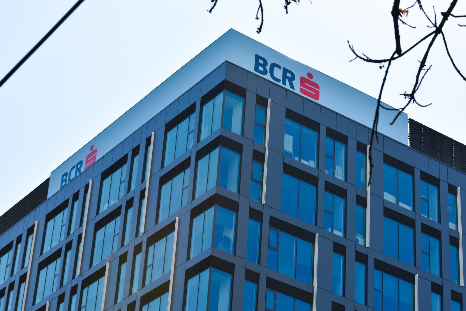 BCR plătește anticipat 700 milioane euro pentru obligațiuni europene