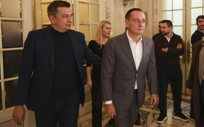 Sorin Grindeanu și Daniel Băluță, la sediul PSD din București, în ziua alegerilor pentru Primăria Capitalei Foto: Inquam Photos / Octav Ganea