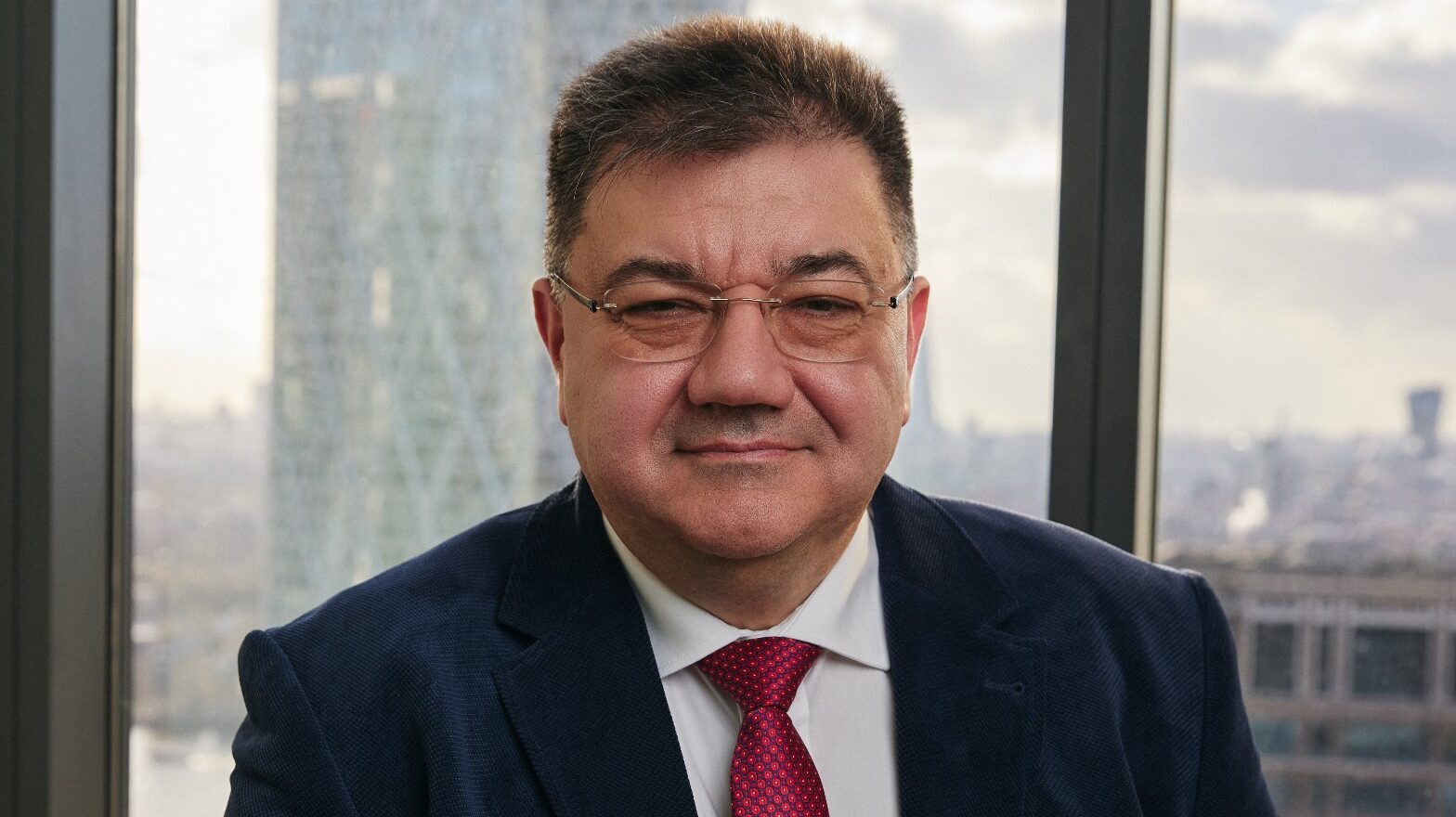 Maioreanu: Războiul din Orient ar putea frâna temporar AI globală